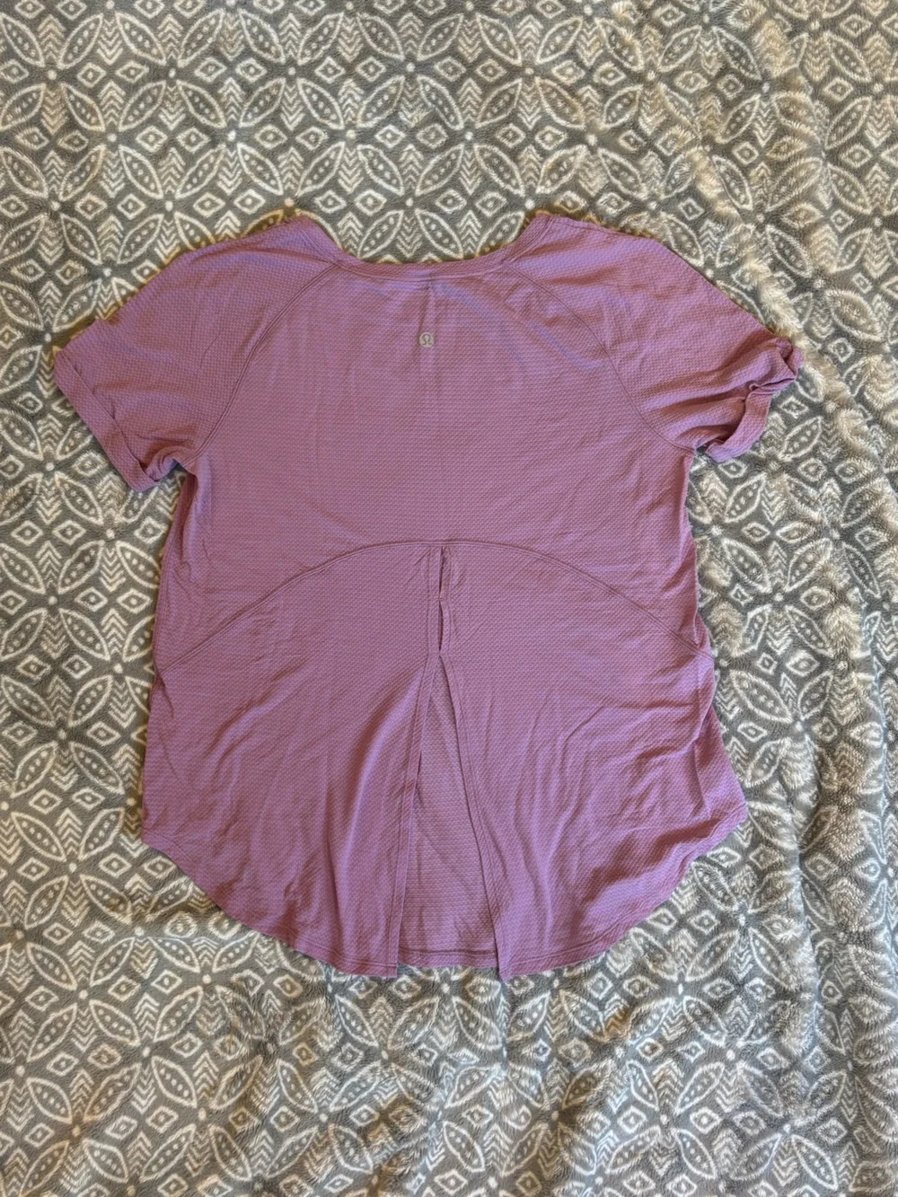 Lululemon Open Up Tie Back Tee
Jubilee W3BP2S ~2 - Picture 6 of 8
